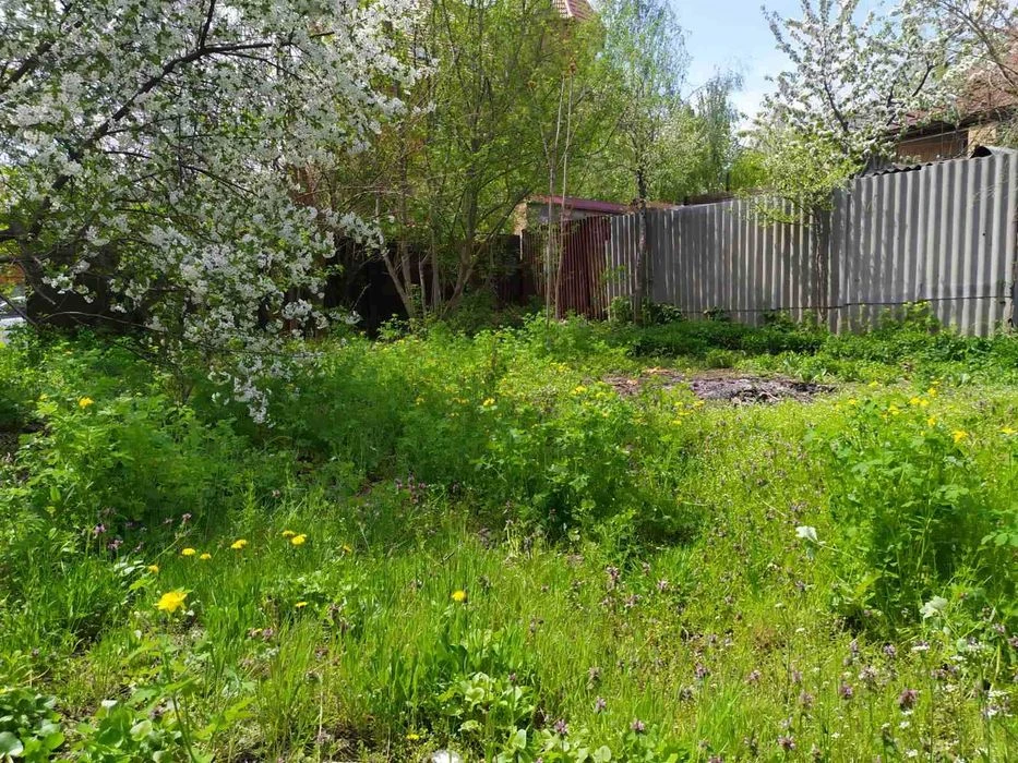 Продам участок под застройку  дома или таунхауса по ул. Л. Ч