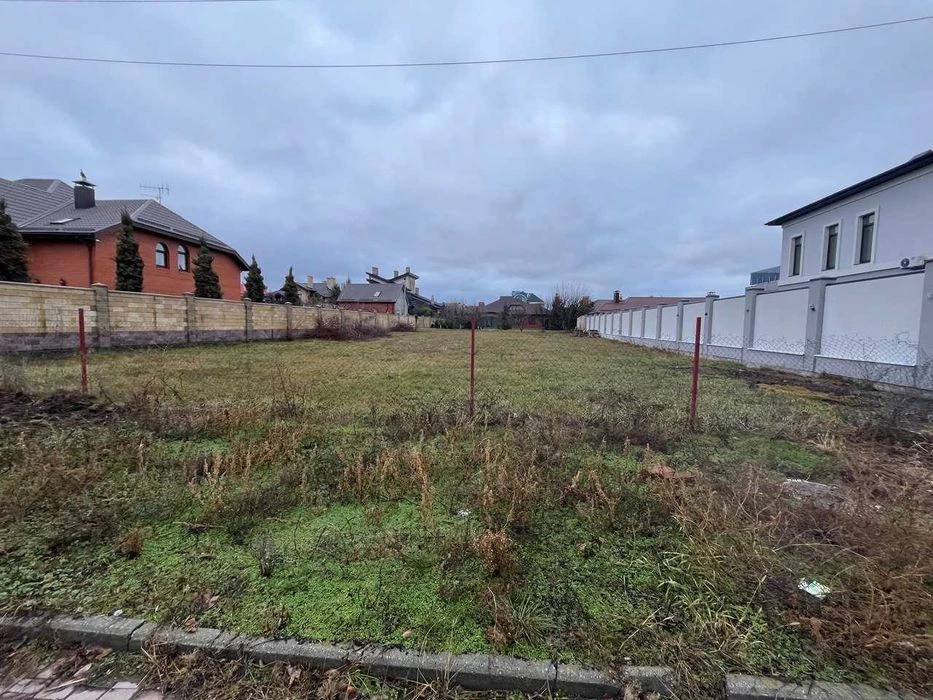 В продаже участок в элитном поселке Антей