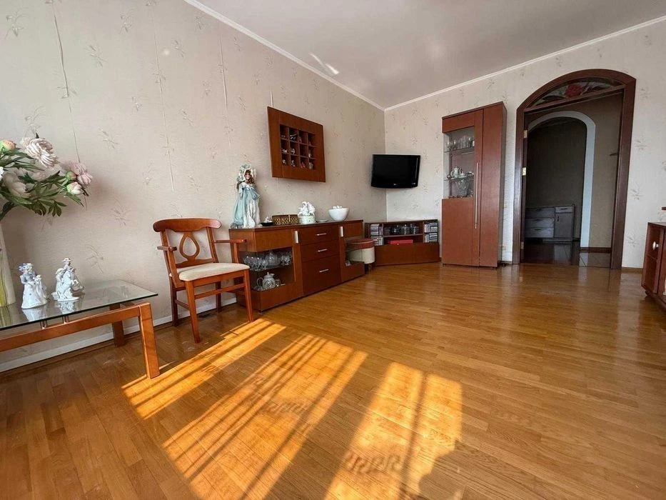 Two-room apartment from the owner Troyeshchyna, Radunska 7, shopping center