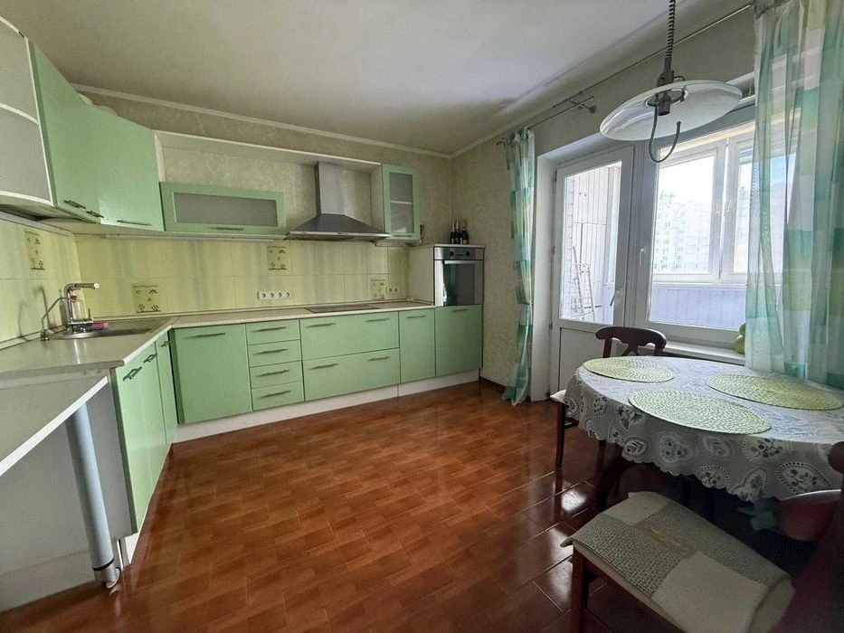 Two-room apartment from the owner Troyeshchyna, Radunska 7, shopping center