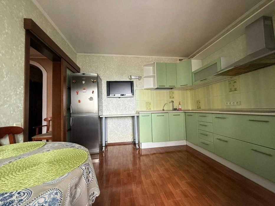 Two-room apartment from the owner Troyeshchyna, Radunska 7, shopping center