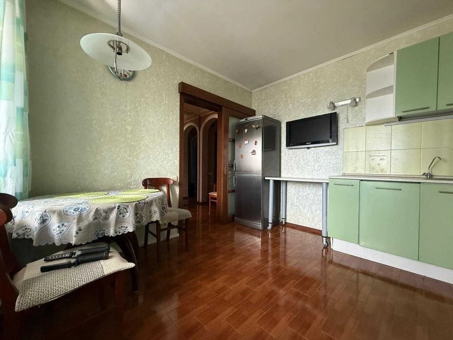 Two-room apartment from the owner Troyeshchyna, Radunska 7, shopping center