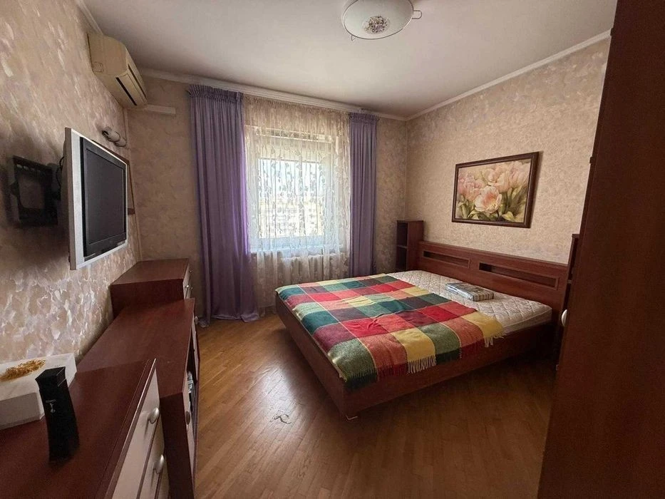 Two-room apartment from the owner Troyeshchyna, Radunska 7, shopping center