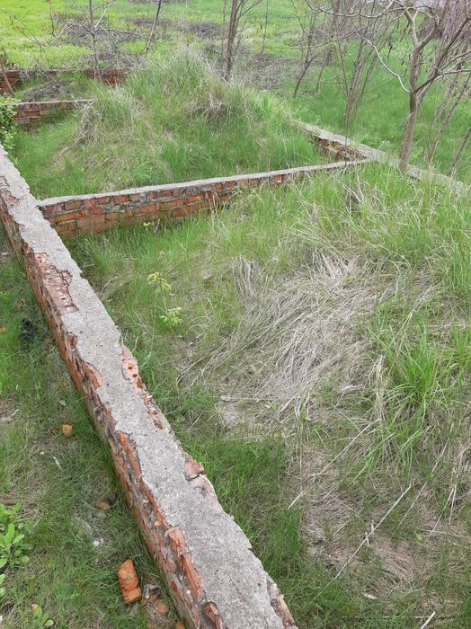 Продам участок с фундаментом