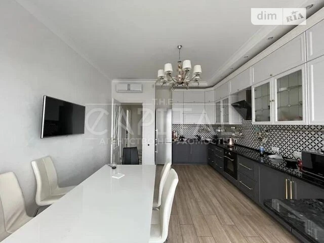 For sale 3-room apartment 155 sq. m on the descent of Klovsky 7A • ID 3468