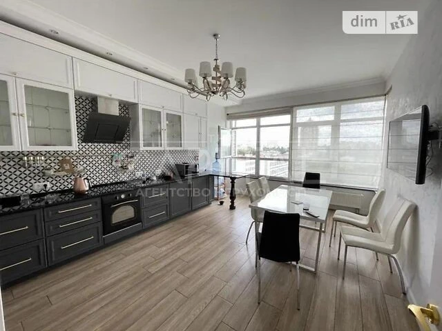 For sale 3-room apartment 155 sq. m on the descent of Klovsky 7A • ID 3468