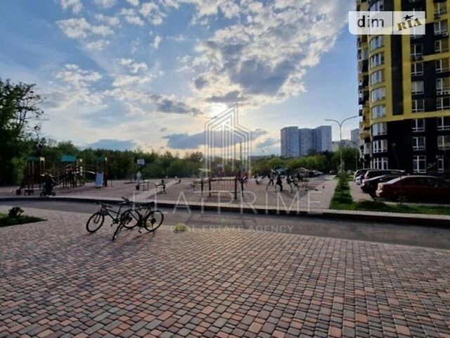 For sale 2-room apartment 72 sq. m. on Kadetskyi Gay 10 • ID 3