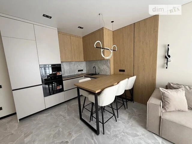 Продаж 2к квартири 67 кв. м на вул. Олександра Олеся 27А • I