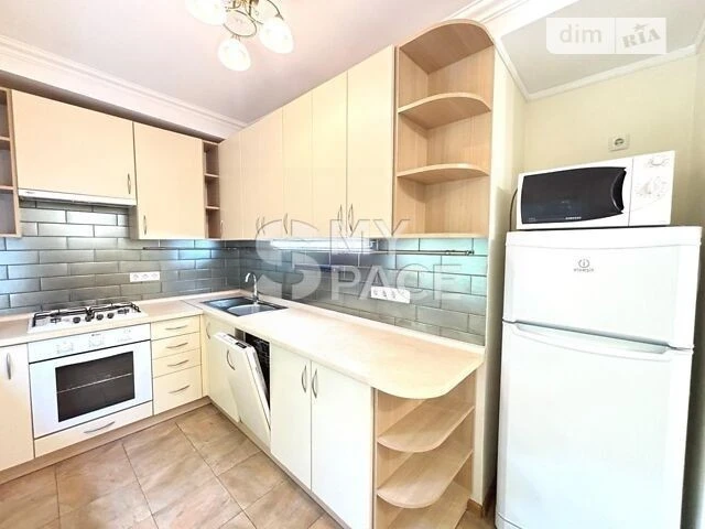 Sale of 3-room apartment 62 sq. m on Solomyanska st. 38 • ID 346