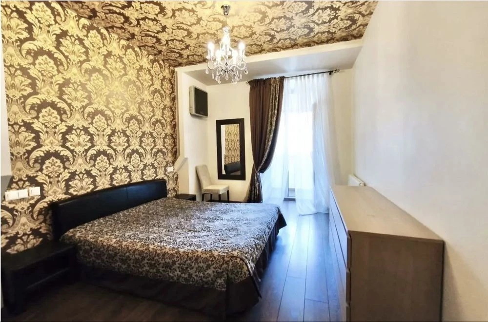 Podil, Pochainynska 70 | Cozy 2-room apartment for sale 78 m² with furniture