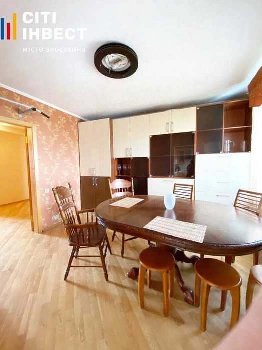 Продам квартиру на Новгородской.