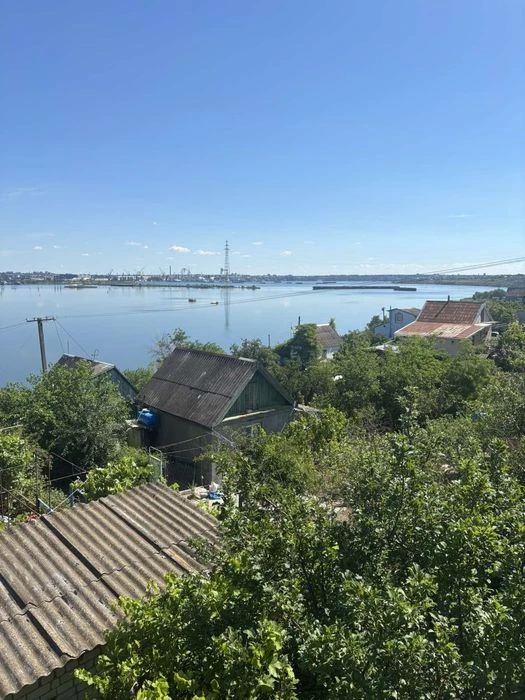 Продаю двухповерхову дачу