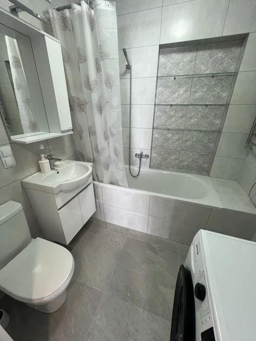 For sale, 1-room apartment, euro-dvushka, 52.5m2, Roksolany St., district