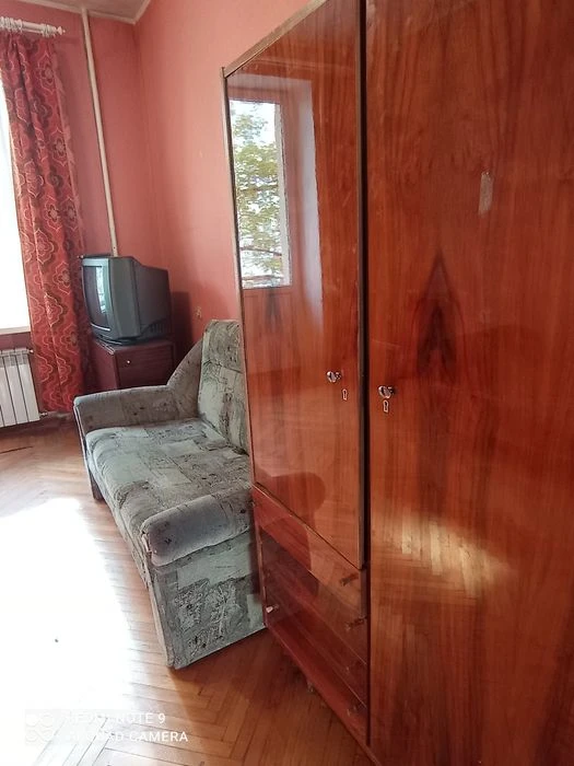 I'm selling my apartment in the city center, on Girshman Street.