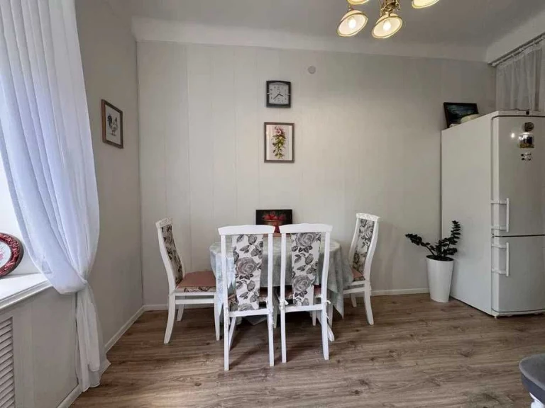 Ексклюзивна  4 кім квартира ,98 кв.м ,район Новомиколаївка