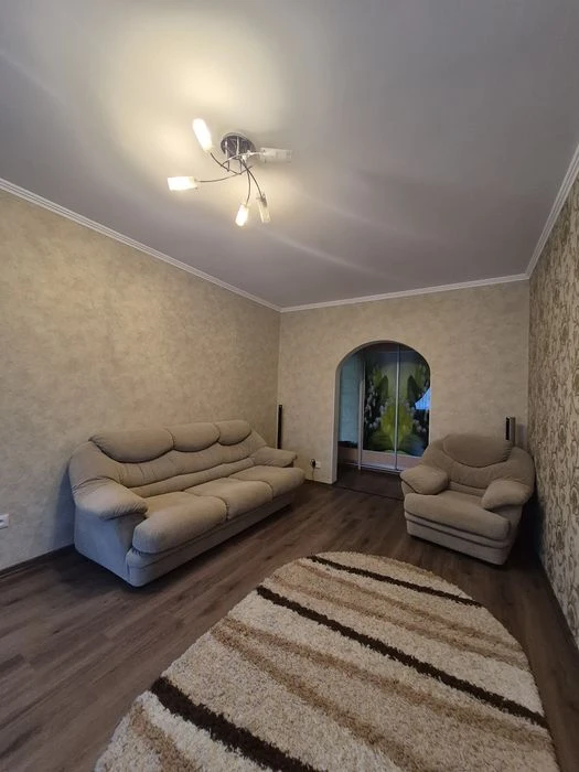 Продаж 3-кімнатної квартири біля Ниви.  Працюємо з програмам