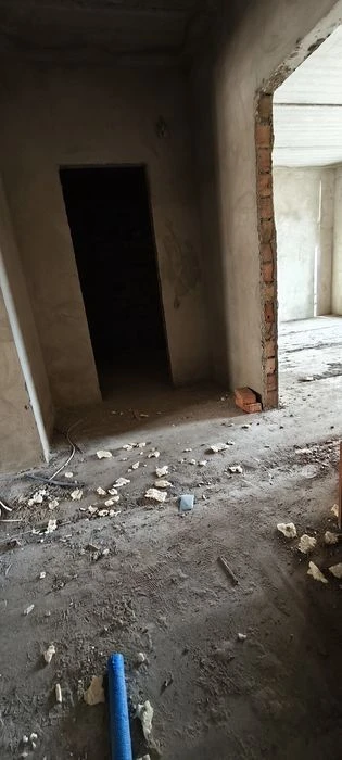 Продам квартиру на другому поверсі