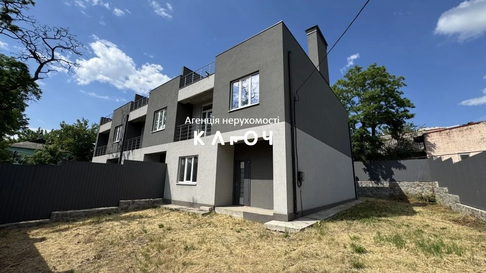 Продаж сучасного таунхаусу на Ковалівці