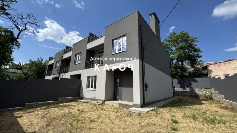 Продаж сучасного таунхаусу на Ковалівці