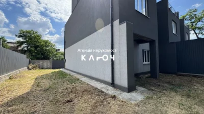 Продаж сучасного таунхаусу на Ковалівці