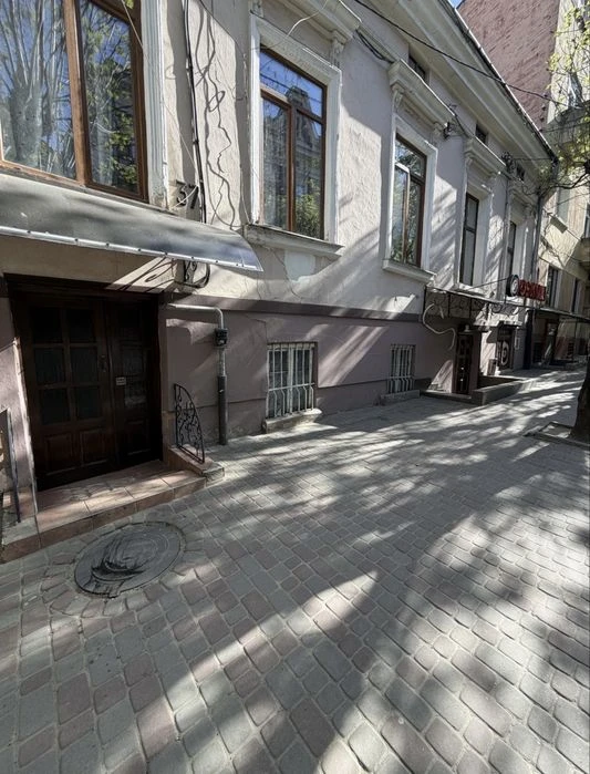 Продаж квартири яка підійде під бізнес! Центр міста!
