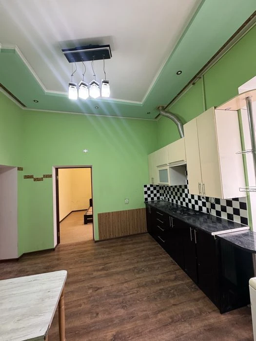 Продається 2-кімнатна квартира по вулиці Головній у «Будинку