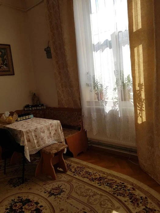 2-кімнатна квартира з дизайнерським ремонтом у центрі Чернів