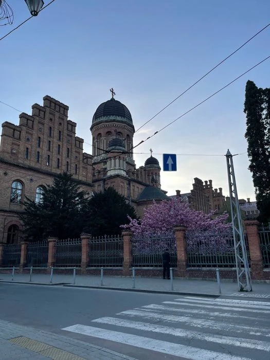 Продаж 2-к квартири в центрі біля Університету
