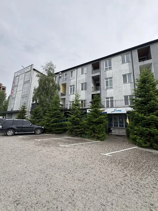Продаж 3 кімнатної квартири Хотинська