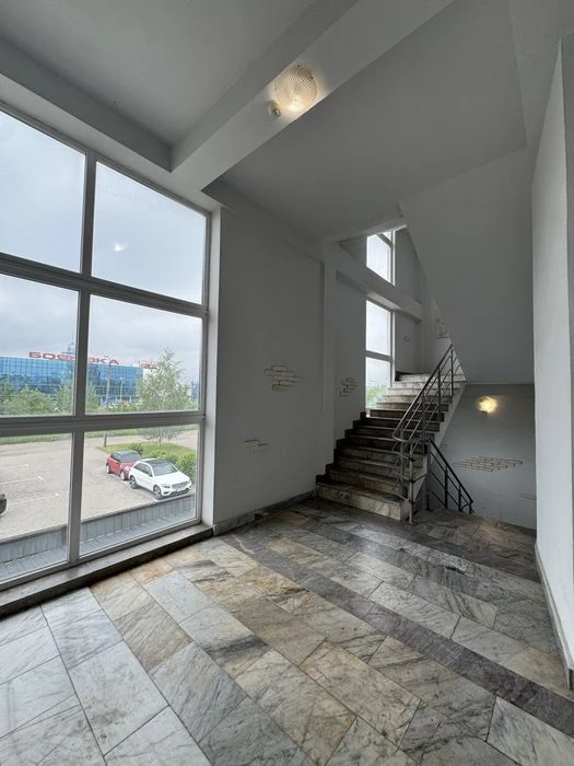 Продаж 3 кімнатної квартири Хотинська