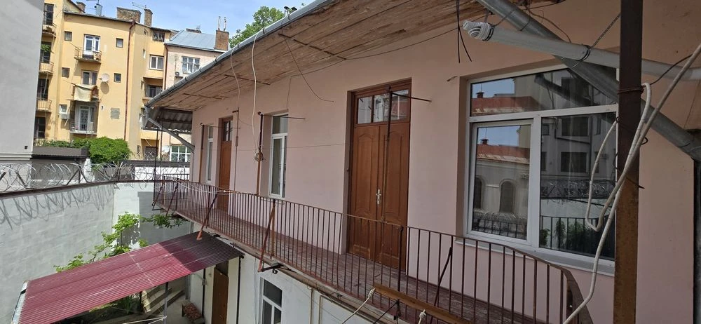 2 кімнатна в центрі міста