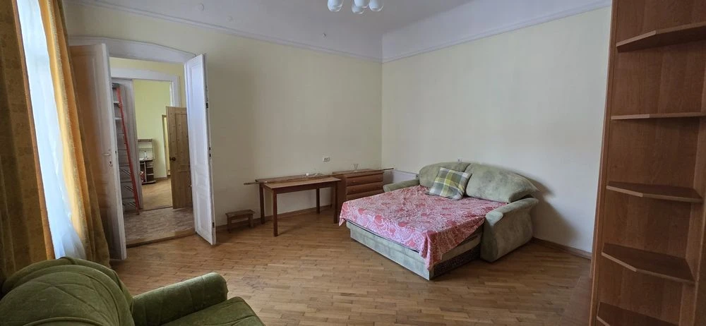 2 кімнатна в центрі міста