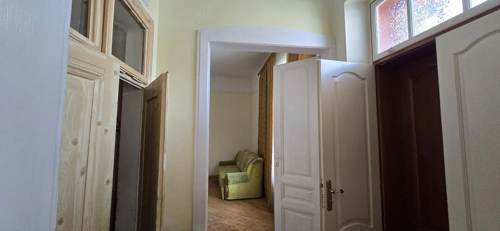 2 кімнатна в центрі міста