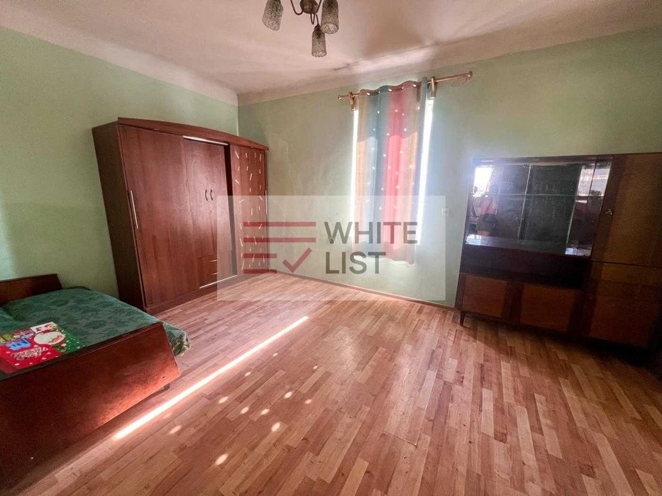 Продаж 2-кімнатної квартири у особняку, вул.Вижницька
