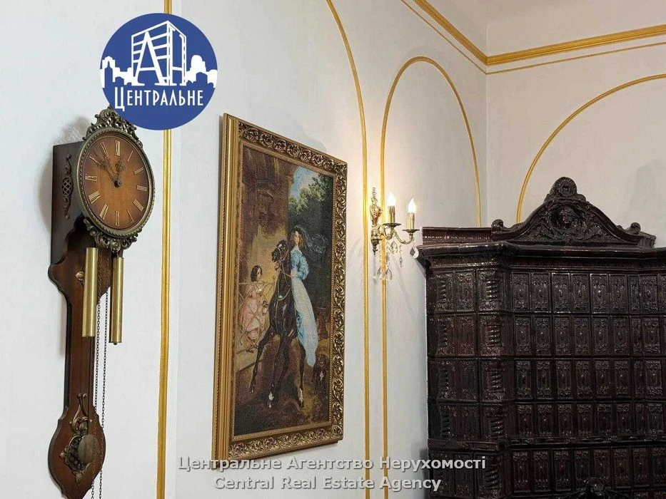 Продається унікальна квартира в Чернівцях з окремим входом,