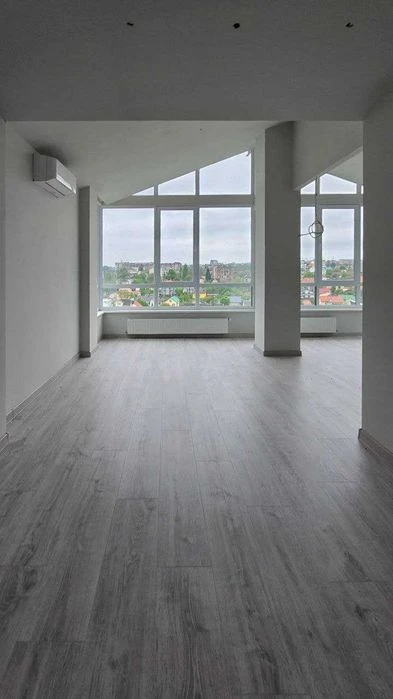 Продається Пентхаус 186 м² з ремонтом і терасою Чернівці, ЖК
