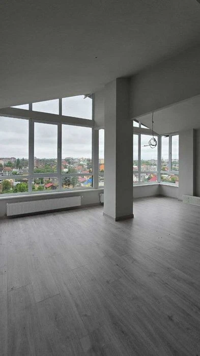 Продається Пентхаус 186 м² з ремонтом і терасою Чернівці, ЖК