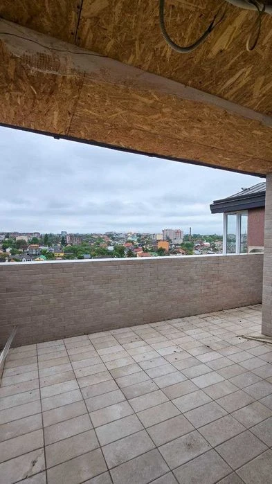 Продається Пентхаус 186 м² з ремонтом і терасою Чернівці, ЖК