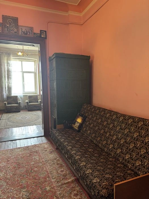 Продам 2 кім квартиру вул Конституційна Чернівці