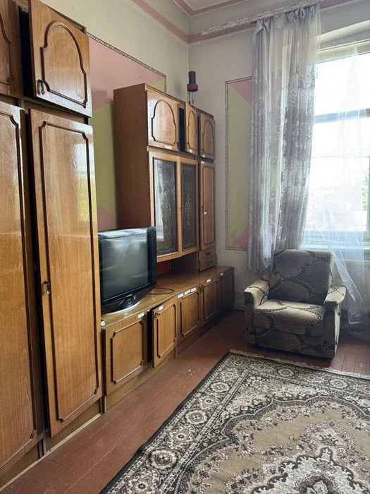 Продам 2 кім квартиру вул Конституційна Чернівці
