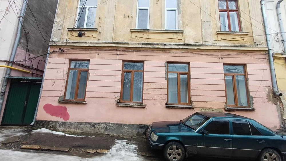 Продаж 2-кім в центрі, початок вул.Головної