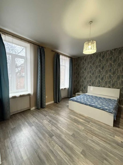 Продаж 2-кім в центрі, початок вул.Головної