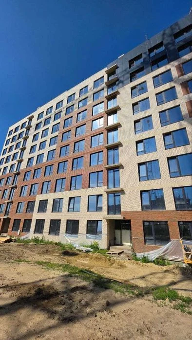 Продаж 2-кімнатної квартири на 2 поверсі в новобудові (Крома