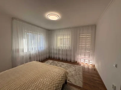Продам частину будинка з власним двором біля Турецької площі