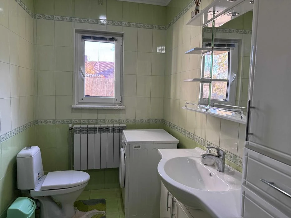 Продам частину будинка з власним двором біля Турецької площі