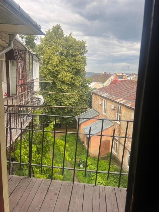 Продається  1-кімнатна квартира в центрі Чернівців | Австрій