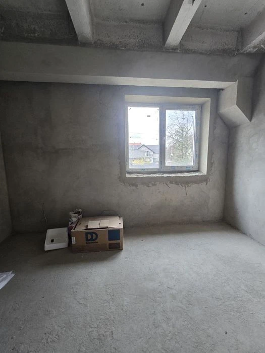 2-кімнатна квартира 77 м² | зданий будинок | вул. Кармелюка