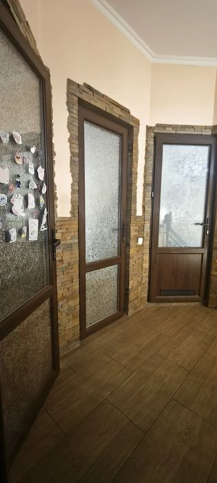 Продається дворівнева новобудова початок вул . Хотинської