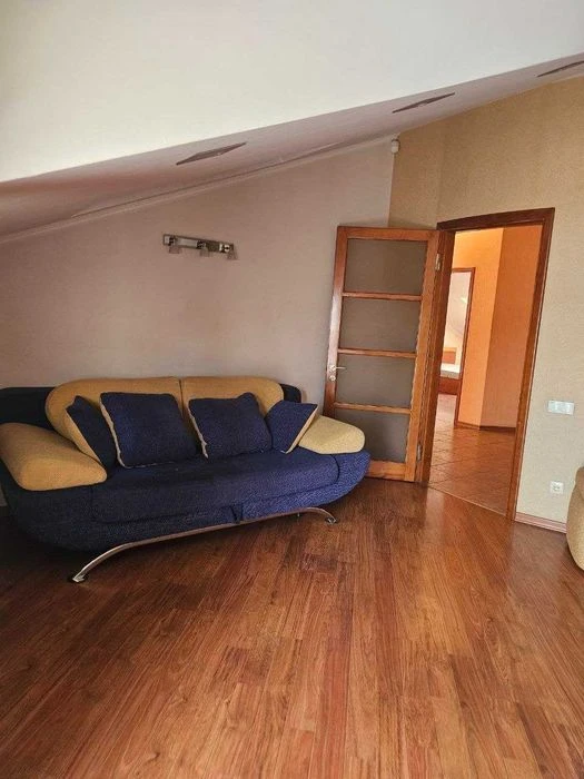 Продам в элитном доме большую квартиру - 4 комнаты. Проулок