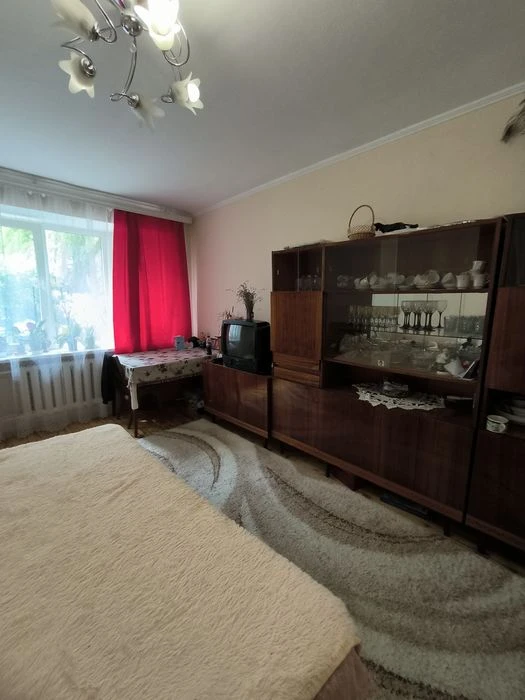 Продаж 2-кімнатної квартири по вул. Героїв Майдану